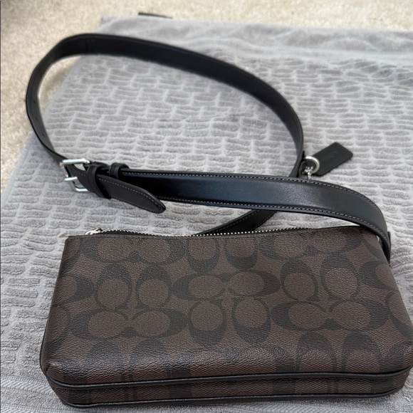 Coach Women’s Black and Brown Belt Bag - Picture 6 of 7